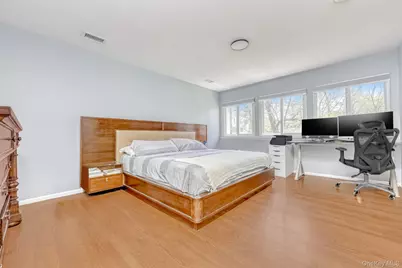13 Gladwyne Court, Spring Valley, NY 10977 - Photo 12