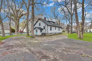 25 N Washington Ave, Centereach, NY 11720 - Photo 2