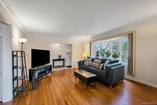 14 Cleaves Ave, Hempstead, NY 11550 - Photo 8
