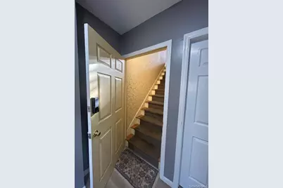 40 South Bayles Avenue #Upper, Port Washington, NY 11050 - Photo 2