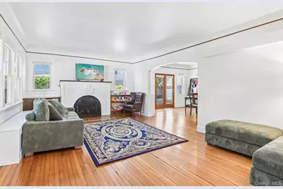 40 Hollywood Court, Rockville Centre, NY 11570 - Photo 6