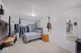 8 Geyser Pl, White Plains, NY 10607 - Photo 12