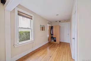 8 Geyser Pl, White Plains, NY 10607 - Photo 6