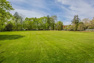 10 Irvinlee Place, East Northport, NY 11731 - Photo 34