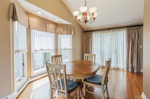 10 Irvinlee Pl, East Northport, NY 11731 - Photo 10