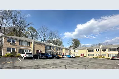250 Beechwood Avenue #11B, Poughkeepsie, NY 12601 - Photo 1
