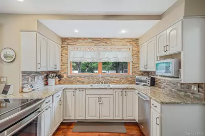 3 Avon Avenue, Port Jefferson Station, NY 11776 - Photo 6