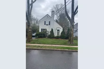 36 Salisbury Avenue, Garden City, NY 11530 - Photo 2
