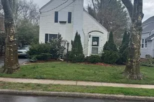 36 Salisbury Ave, Garden City, NY 11530 - Photo 2