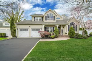 9 Tuthill Creek Dr, Blue Point, NY 11772 - Photo 2