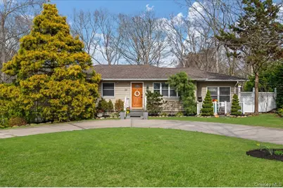 26 Bittersweet Avenue, Hampton Bays, NY 11946 - Photo 2
