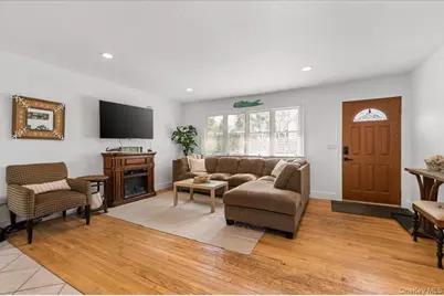 26 Bittersweet Avenue, Hampton Bays, NY 11946 - Photo 8