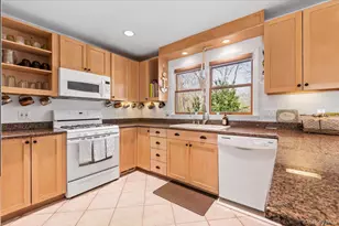 26 Bittersweet Ave, Hampton Bays, NY 11946 - Photo 10