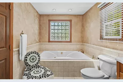 25 Bay 3rd Street, Islip, NY 11751 - Photo 16