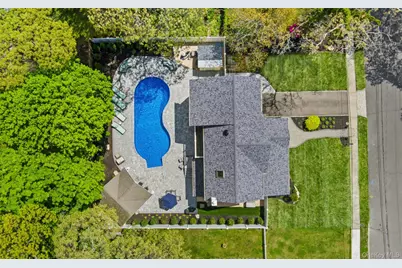 25 Bay 3rd Street, Islip, NY 11751 - Photo 32