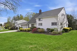 235 Twin Ln E, Wantagh, NY 11793 - Photo 4