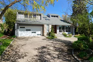 2 Crest Hollow Ln, Albertson, NY 11507 - Photo 2