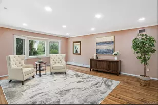 418 Old Courthouse Rd, Manhasset Hills, NY 11040 - Photo 16