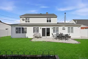 45 Horn Ln, Levittown, NY 11756 - Photo 42