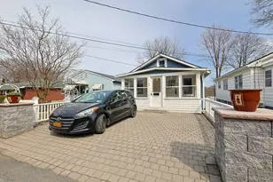 48 Thompson St, Newburgh, NY 12550 - Photo 2