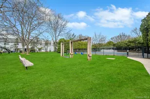 1005 Sara Cir, Port Jefferson, NY 11776 - Photo 36