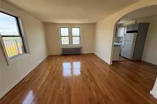 30 Locust Hill Ave, Yonkers, NY 10701 - Photo 2