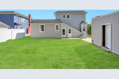 577 Lowell Street, Westbury, NY 11590 - Photo 40