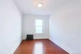 32-25 30th St, Astoria, NY 11106 - Photo 18