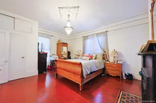 32-25 30th St, Astoria, NY 11106 - Photo 20