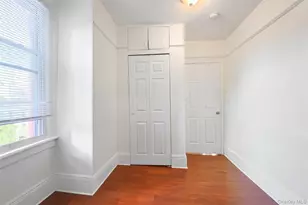 32-25 30th St, Astoria, NY 11106 - Photo 16