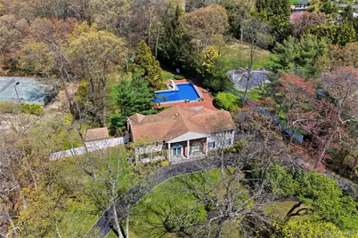 20 Hemingway Drive, Dix Hills, NY 11746 - Photo 32