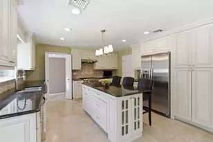 20 Hemingway Dr, Dix Hills, NY 11746 - Photo 6