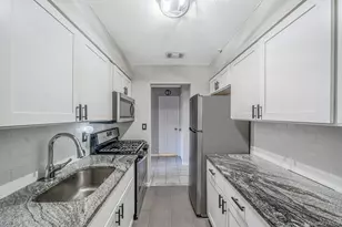 201 Lake Pointe Cir, Middle Island, NY 11953 - Photo 12