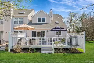 456 Village Oaks Ln, Babylon, NY 11702 - Photo 30