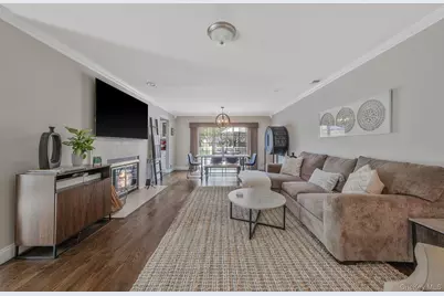 456 Village Oaks Lane, Babylon, NY 11702 - Photo 8