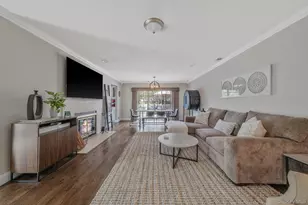 456 Village Oaks Ln, Babylon, NY 11702 - Photo 8