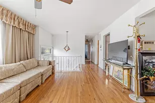 112-14 180th St, Addisleigh Park, NY 11433 - Photo 4