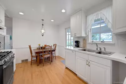 16 Ria Drive, White Plains, NY 10605 - Photo 8