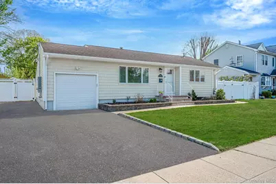 46 Sheldon Place, Commack, NY 11725 - Photo 2