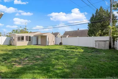 42 Haven Lane, Levittown, NY 11756 - Photo 30