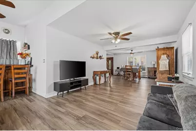 42 Haven Lane, Levittown, NY 11756 - Photo 12
