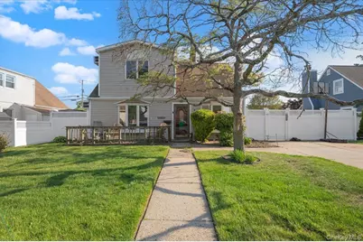 42 Haven Lane, Levittown, NY 11756 - Photo 2