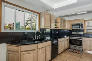 74 Holly Ave, Hempstead, NY 11550 - Photo 10