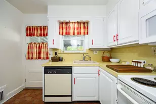 31 Kingston Ave, Poughkeepsie, NY 12603 - Photo 6