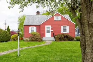 31 Kingston Ave, Poughkeepsie, NY 12603 - Photo 2