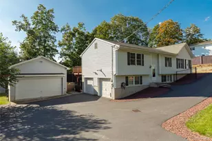 41 Martin Dr, Poughkeepsie, NY 12603 - Photo 2