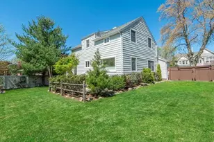 61 Cleveland Ave, Glen Head, NY 11545 - Photo 18