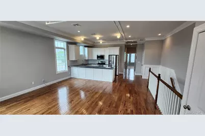 22 Bayville Avenue, Bayville, NY 11709 - Photo 4
