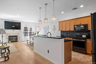 19 Terrace Ln, Patchogue, NY 11772 - Photo 2