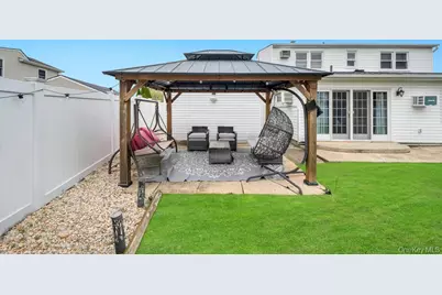 104 Saddle Lane, Levittown, NY 11756 - Photo 22